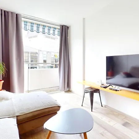 Airy And Modern Mon Cheri