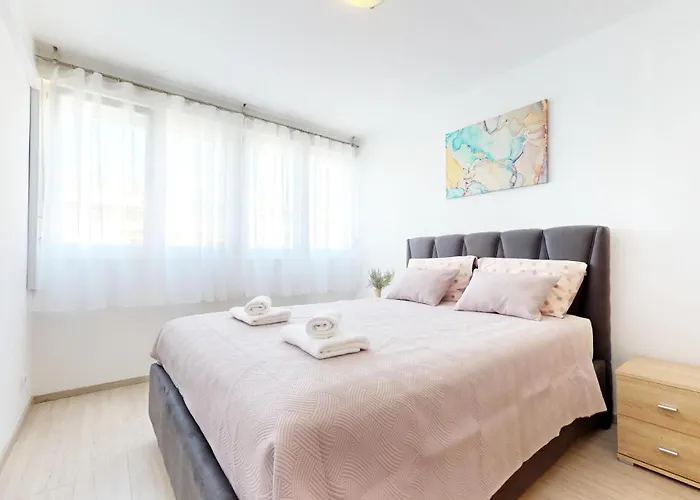 Apartman Airy And Modern Mon Cheri